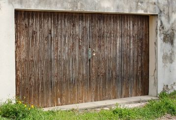 Help! My Garage Door Is Peeling | Garage Door Repair Maplewood NJ