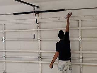 Garage Door Maintenance In Maplewood